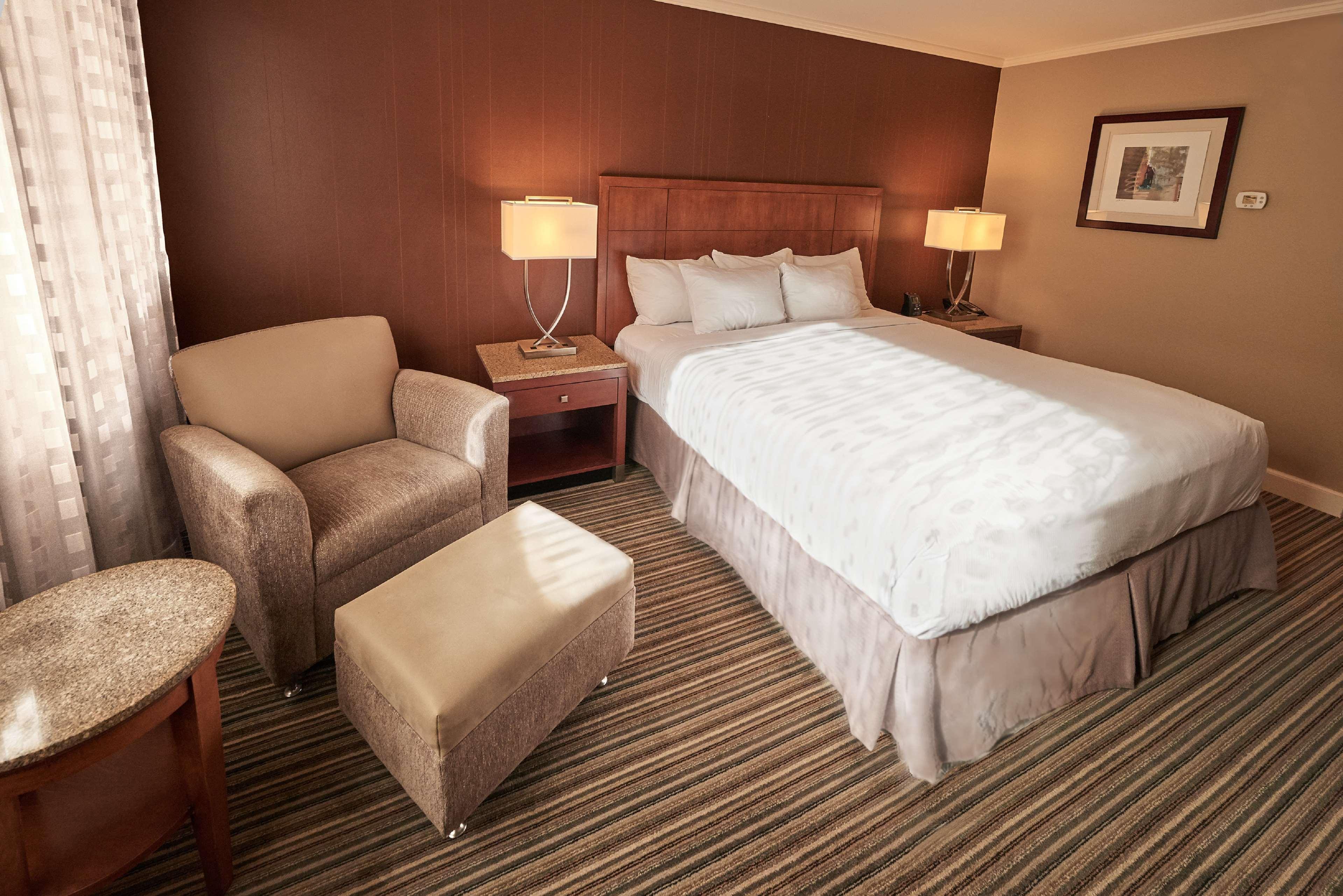 ฮิลตัน แอครอน แฟร์ลอว์น Hotel ภายนอก รูปภาพ