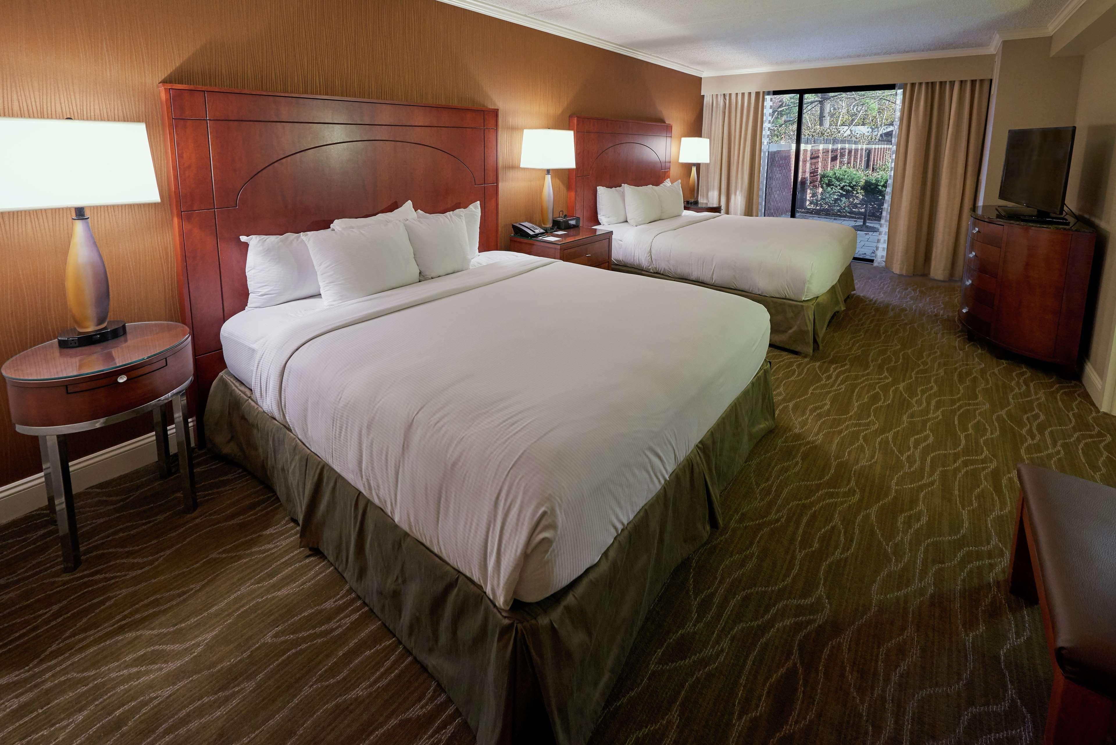 ฮิลตัน แอครอน แฟร์ลอว์น Hotel ภายนอก รูปภาพ