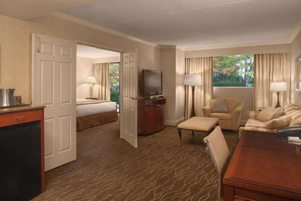 ฮิลตัน แอครอน แฟร์ลอว์น Hotel ภายนอก รูปภาพ