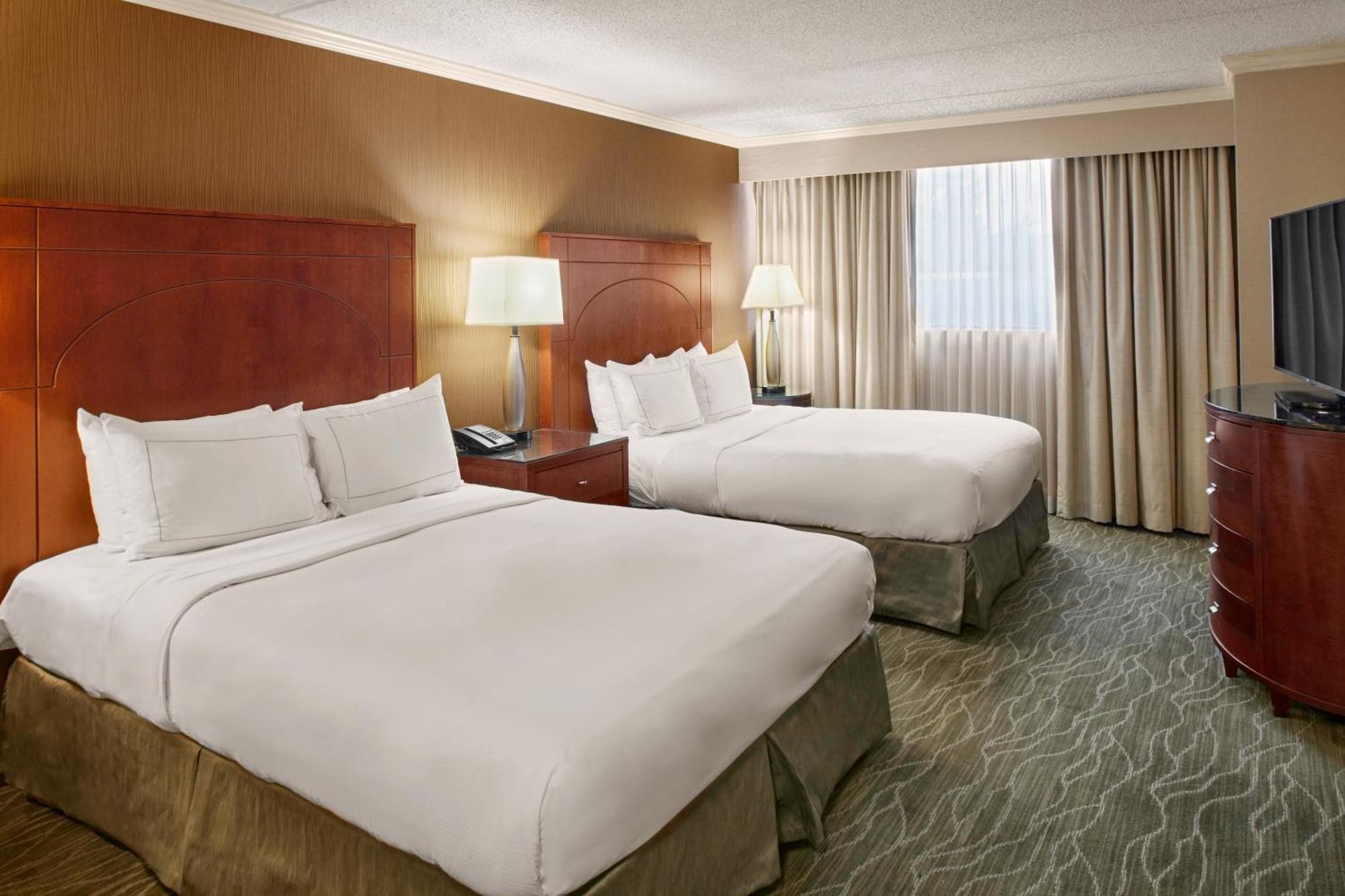 ฮิลตัน แอครอน แฟร์ลอว์น Hotel ภายนอก รูปภาพ