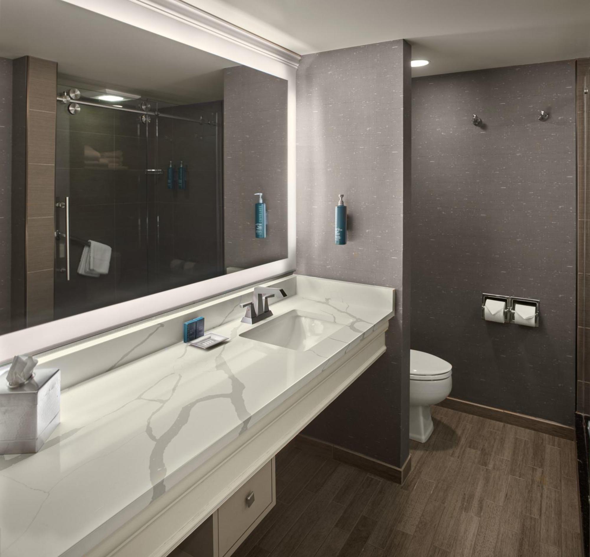 ฮิลตัน แอครอน แฟร์ลอว์น Hotel ภายนอก รูปภาพ